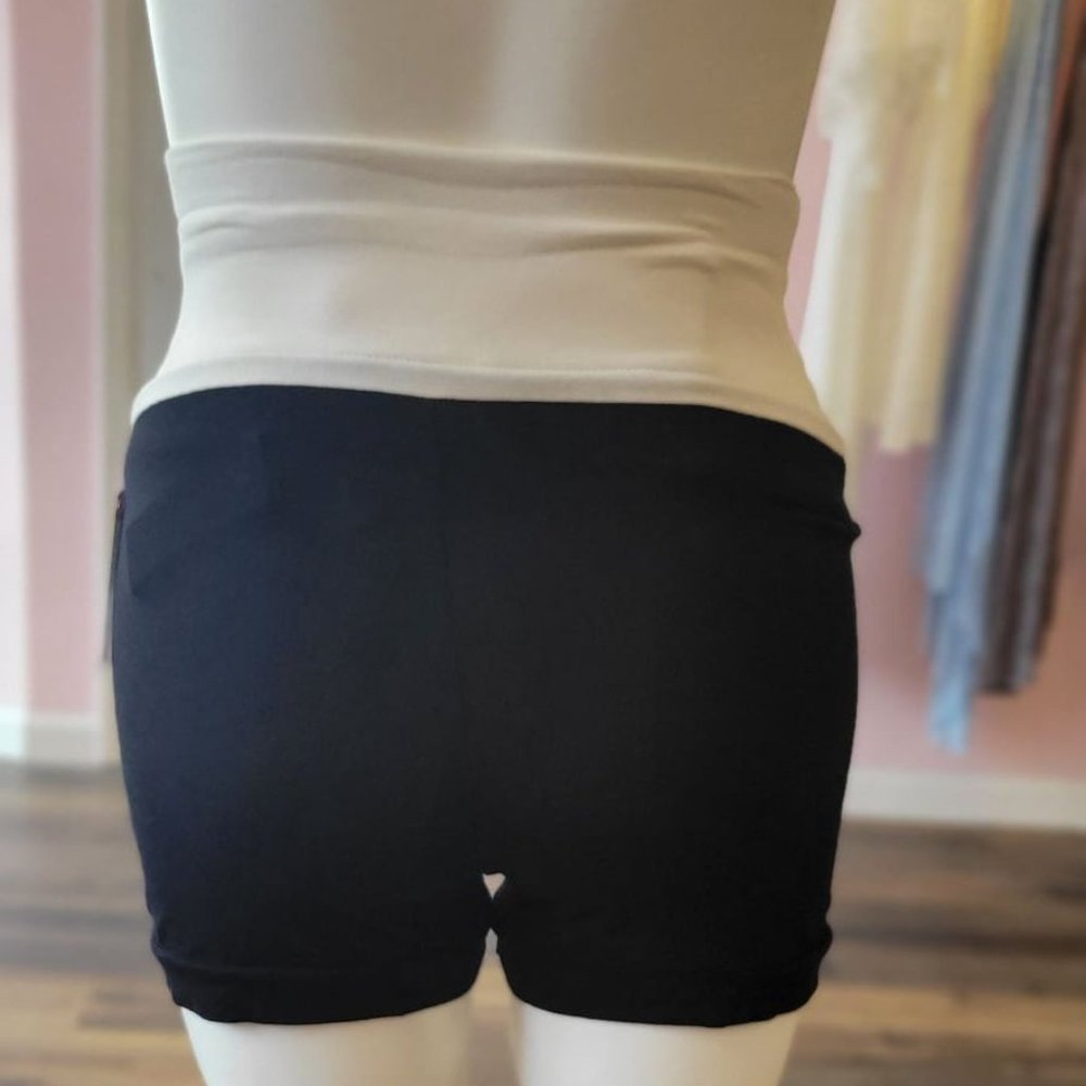 Maternity Solid Waist Band Shorts: Black